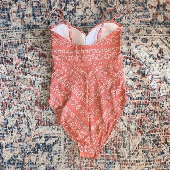 Robin Piccone Isla Bandeau One Piece Swimsuit SZ 6 NWOT - Picture 3 of 5
